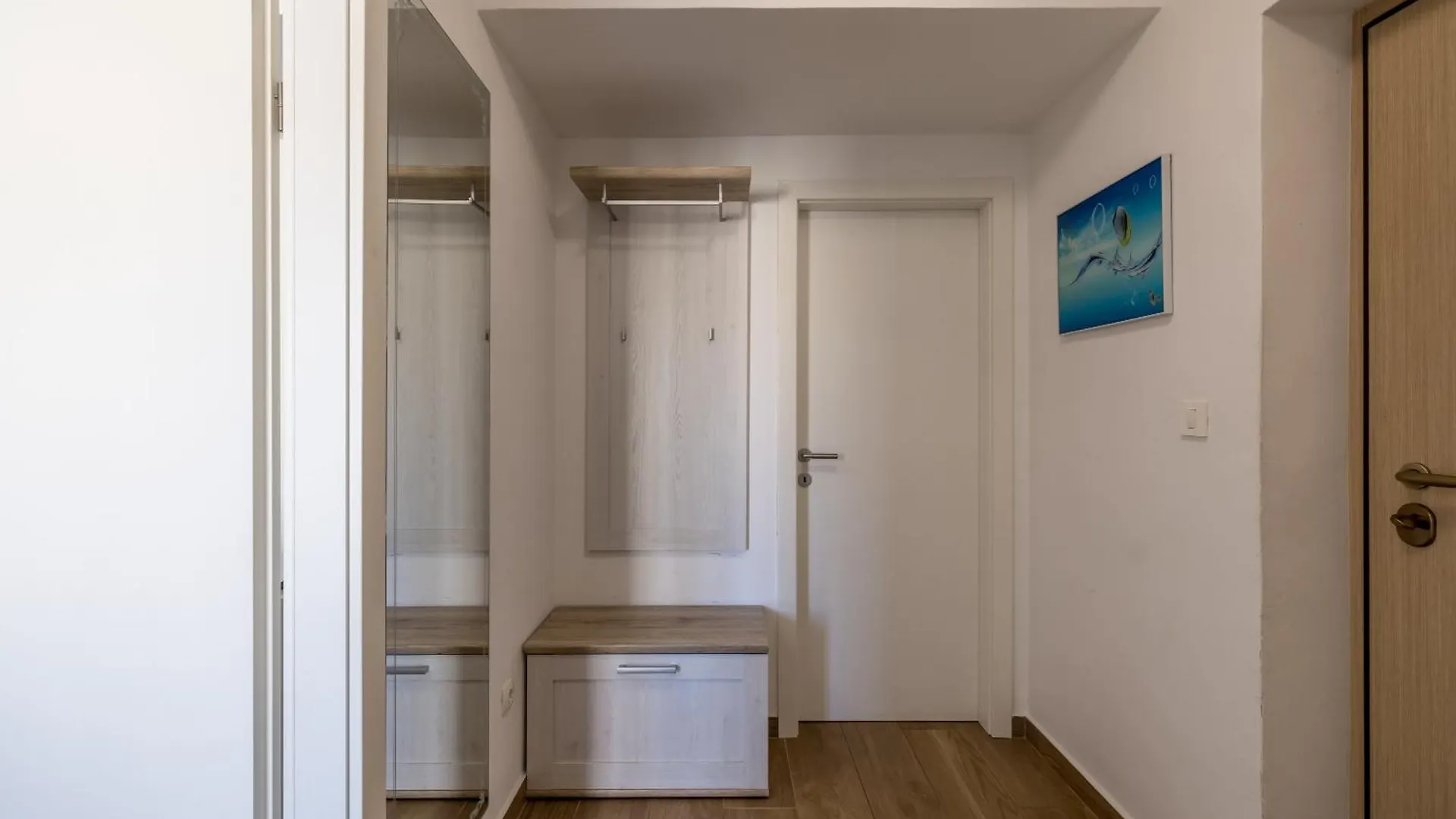 Sara Apartment Split