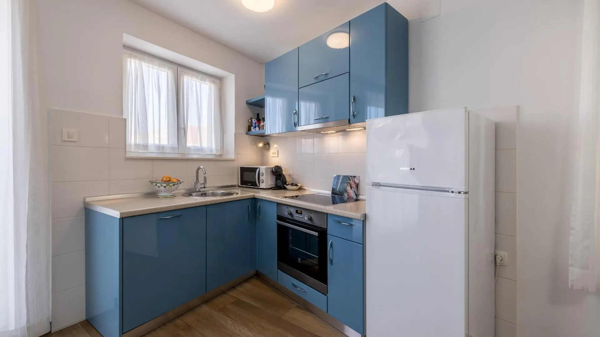 Sara Apartment Split